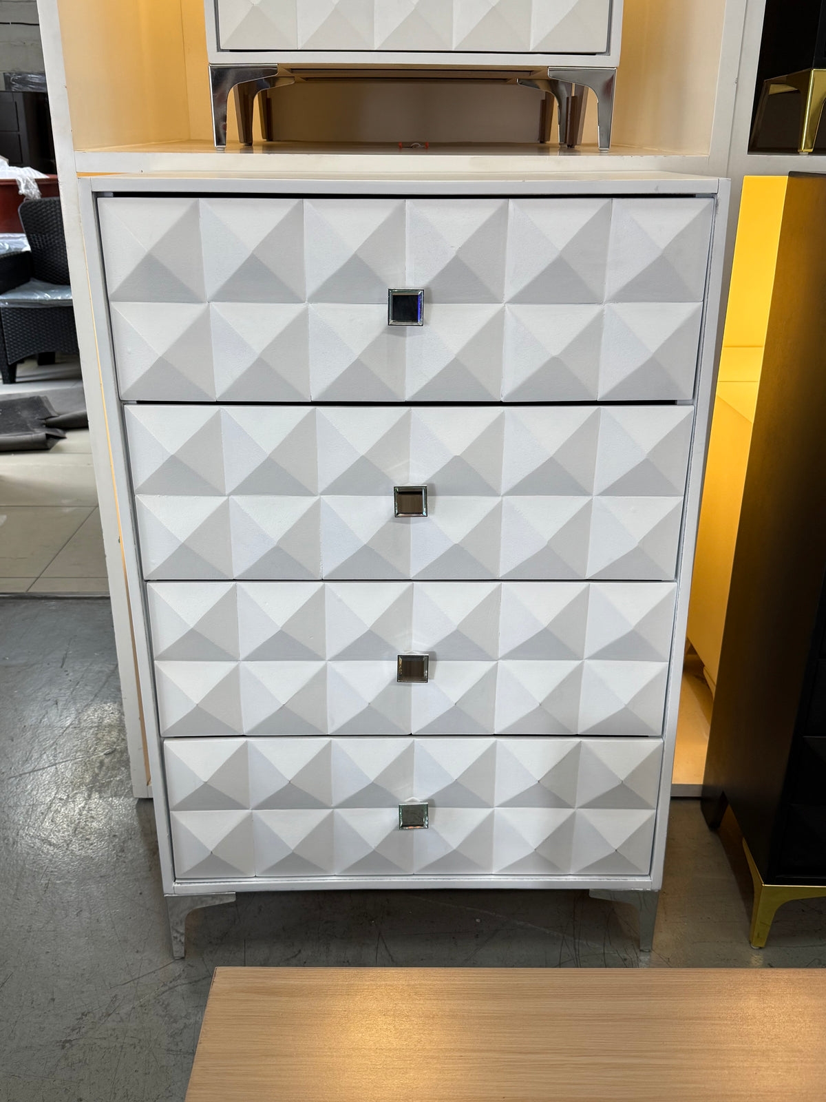 CÓMODA DIAMANTE