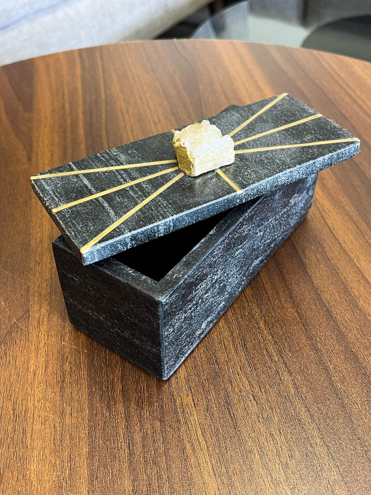 CAJA AMATISTA